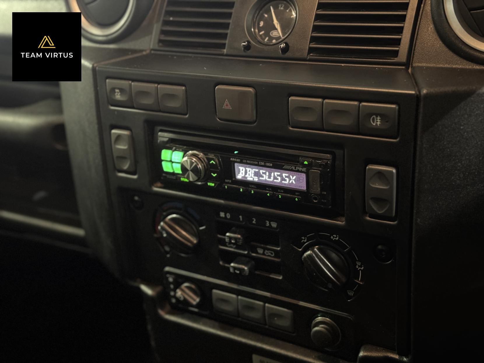 Land Rover Defender 110 2.2 TDCi County Pickup Double Cab 4dr Diesel Manual 4WD MWB Euro 5 (122 ps)