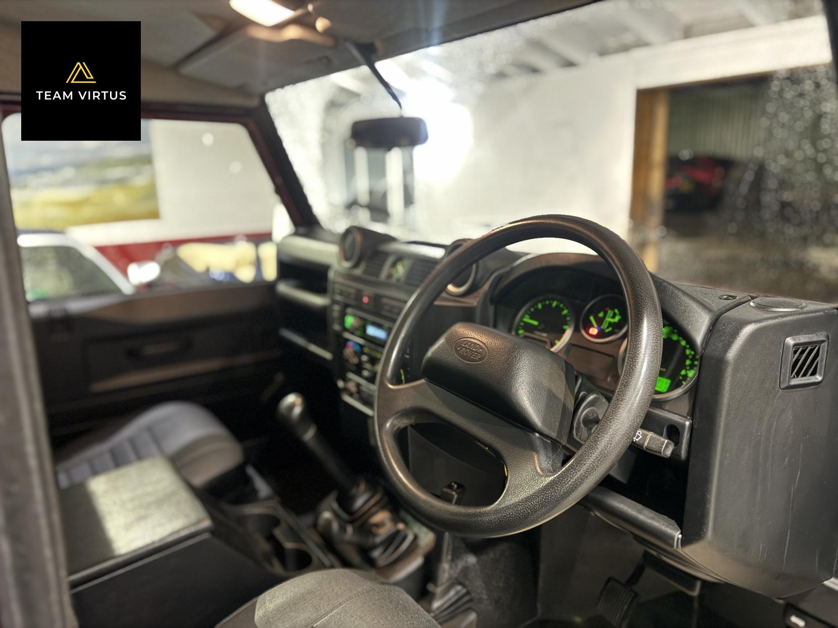 Land Rover Defender 110 2.2 TDCi County Pickup Double Cab 4dr Diesel Manual 4WD MWB Euro 5 (122 ps)