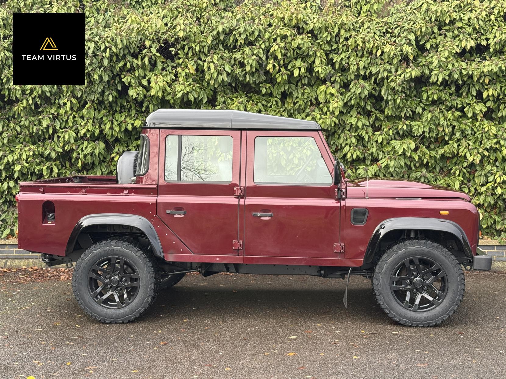 Land Rover Defender 110 2.2 TDCi County Pickup Double Cab 4dr Diesel Manual 4WD MWB Euro 5 (122 ps)
