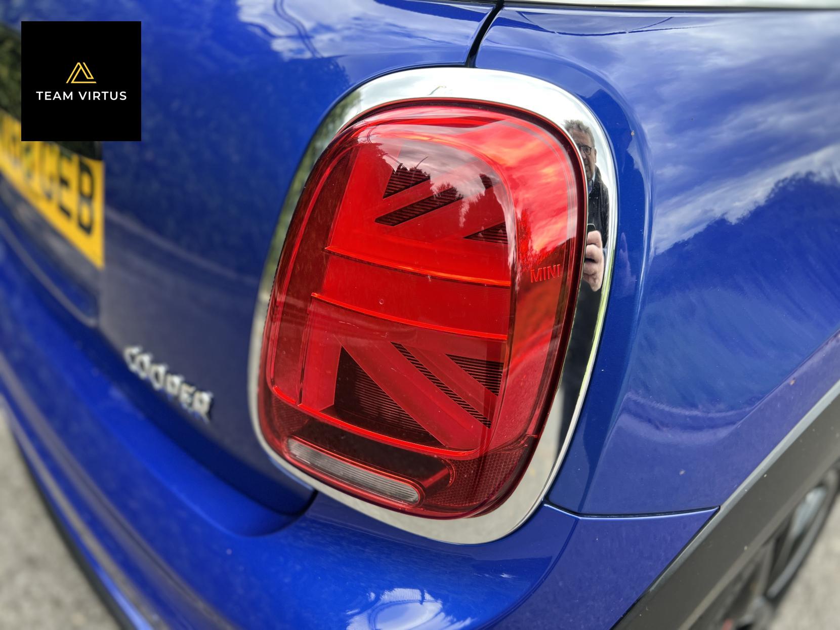MINI Hatch 1.5 Cooper Sport Hatchback 3dr Petrol Manual Euro 6 (s/s) (136 ps)