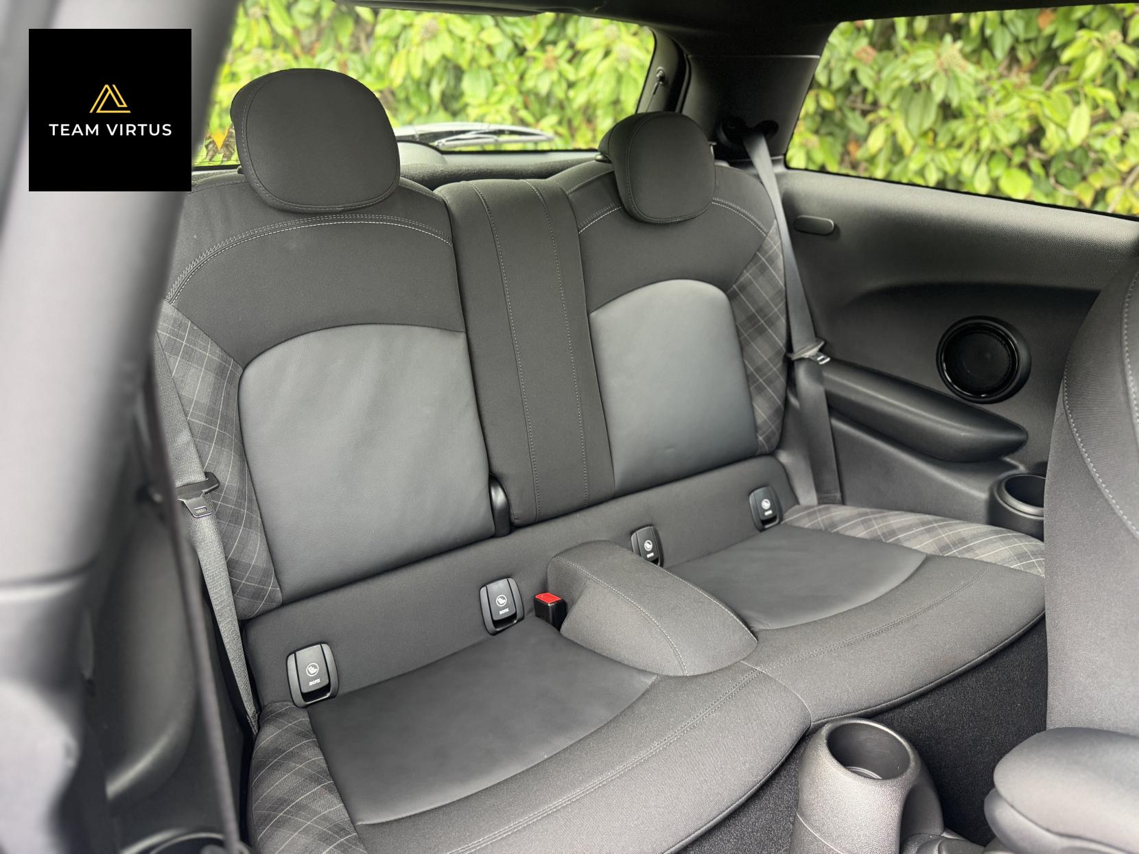 MINI Hatch 1.5 Cooper Sport Hatchback 3dr Petrol Manual Euro 6 (s/s) (136 ps)