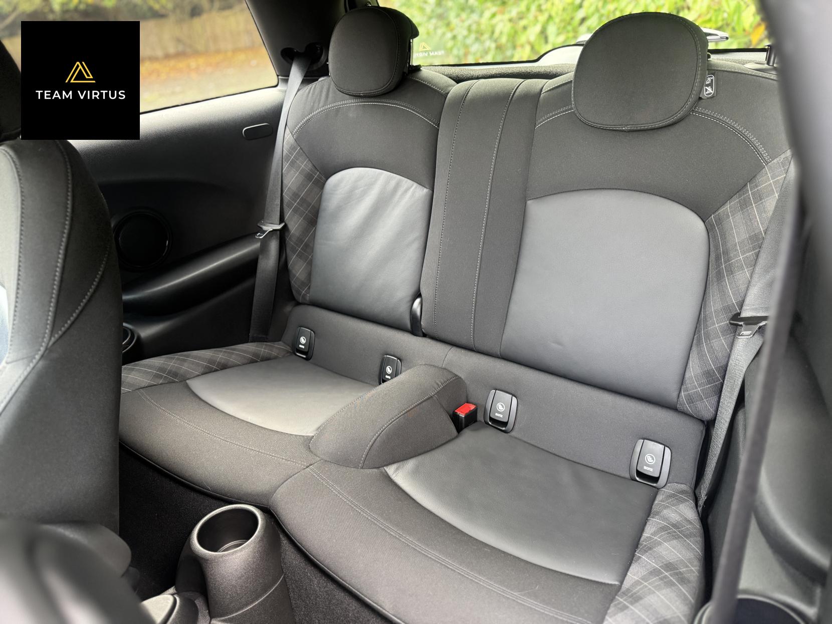 MINI Hatch 1.5 Cooper Sport Hatchback 3dr Petrol Manual Euro 6 (s/s) (136 ps)