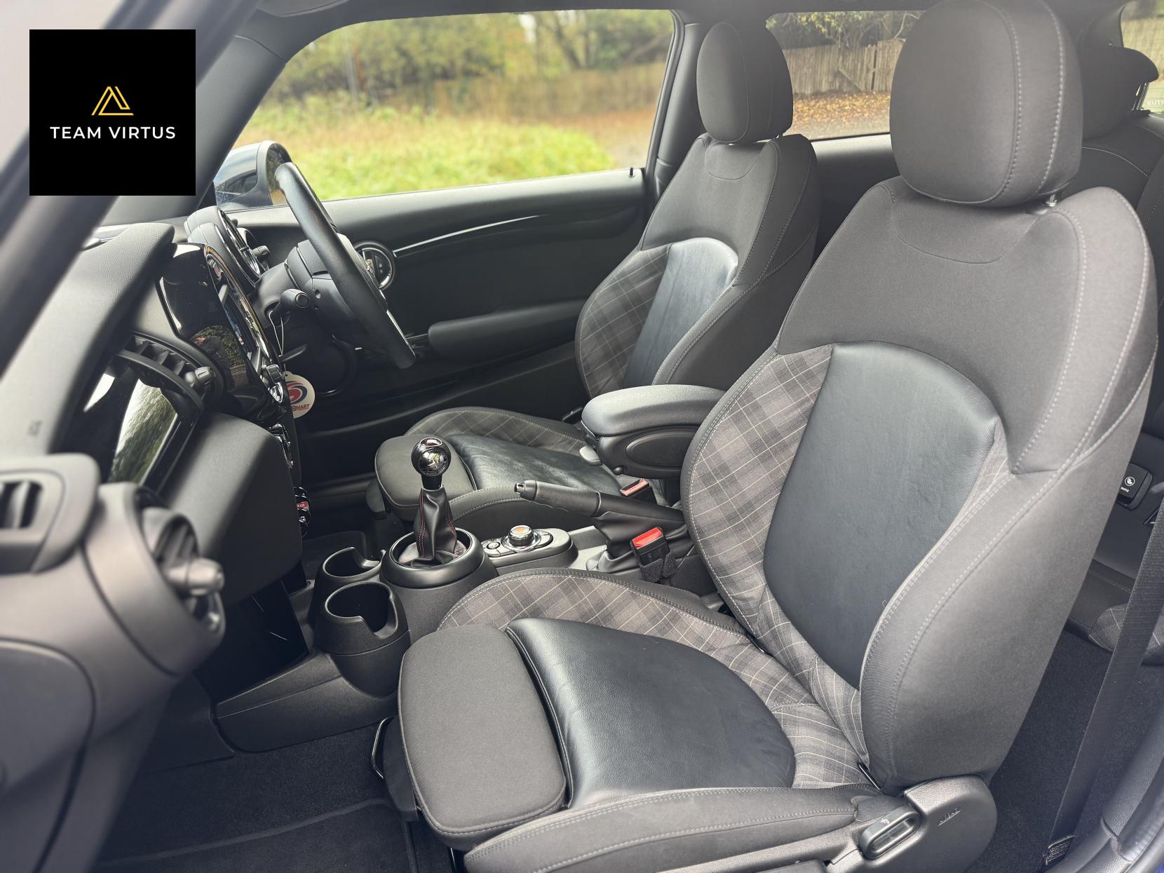 MINI Hatch 1.5 Cooper Sport Hatchback 3dr Petrol Manual Euro 6 (s/s) (136 ps)