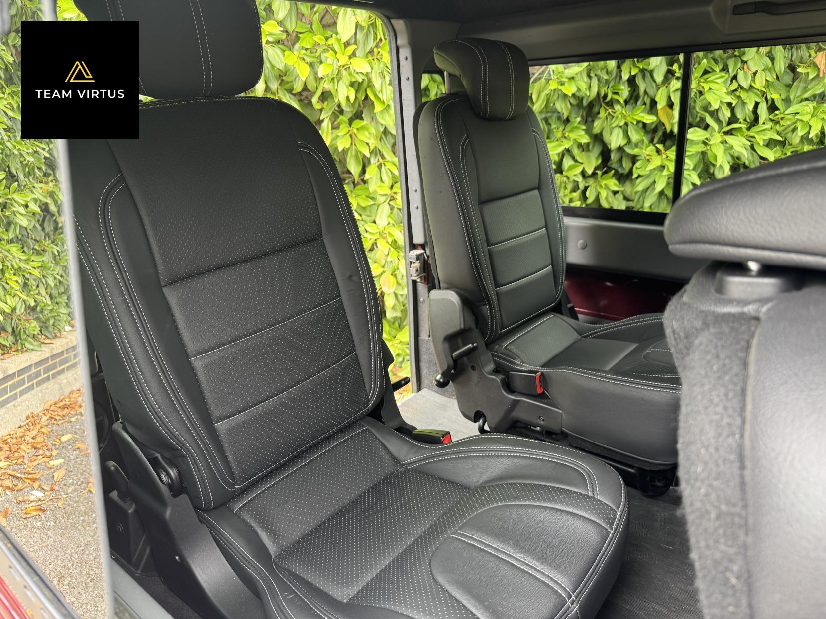 Land Rover Defender 110 2.2 TDCi XS SUV Double Cab 5dr Diesel Manual 4WD MWB Euro 5 (122 ps)