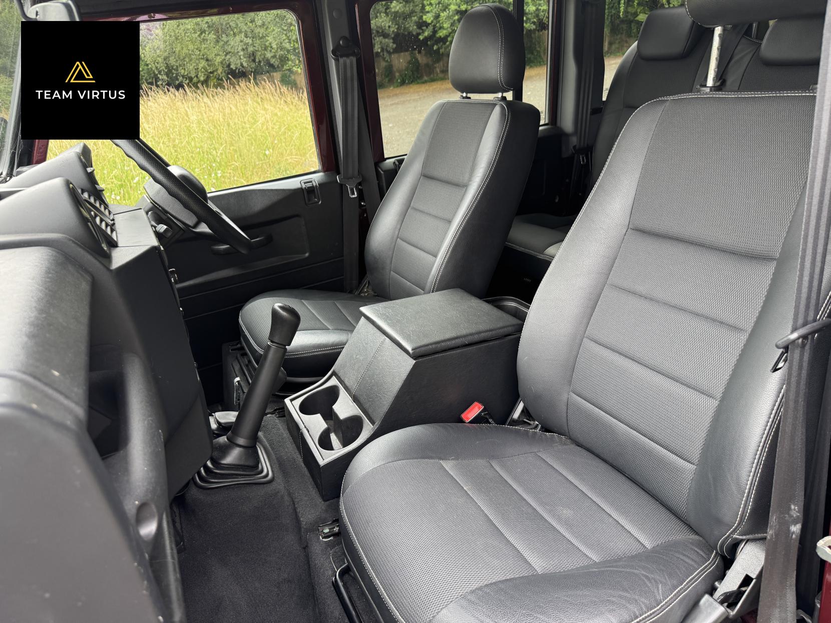 Land Rover Defender 110 2.2 TDCi XS SUV Double Cab 5dr Diesel Manual 4WD MWB Euro 5 (122 ps)