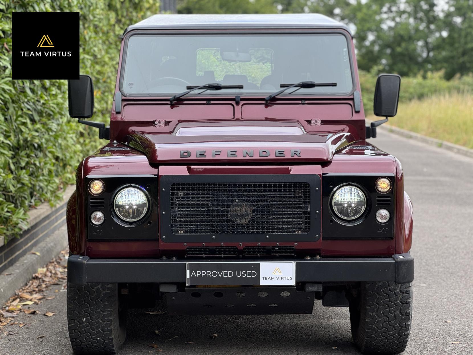 Land Rover Defender 110 2.2 TDCi XS SUV Double Cab 5dr Diesel Manual 4WD MWB Euro 5 (122 ps)