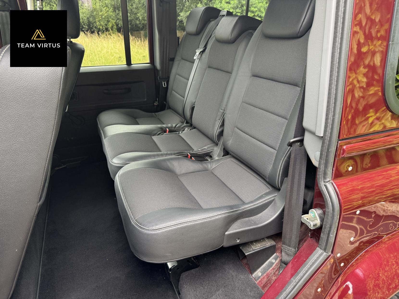Land Rover Defender 110 2.2 TDCi XS SUV Double Cab 5dr Diesel Manual 4WD MWB Euro 5 (122 ps)