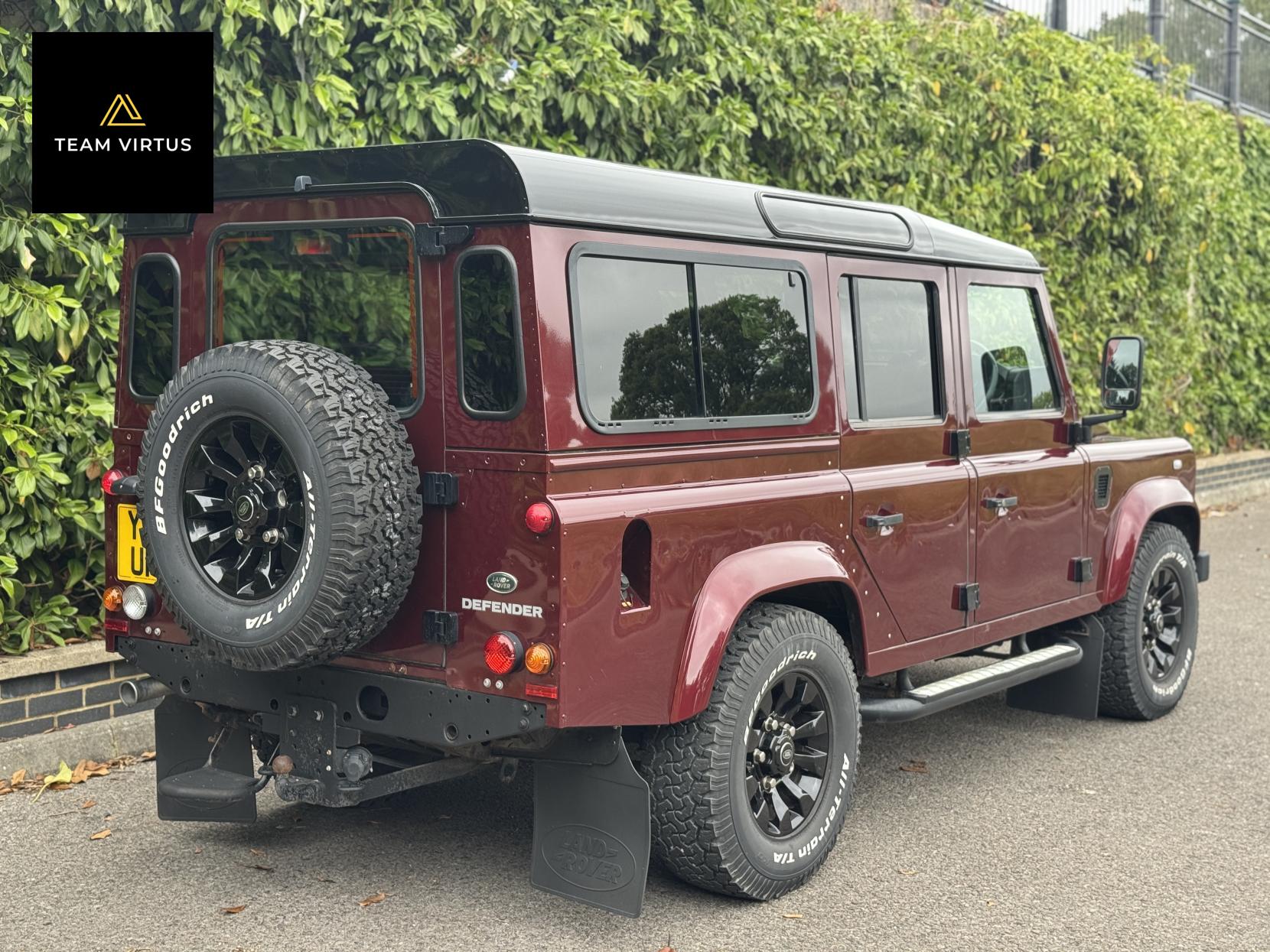Land Rover Defender 110 2.2 TDCi XS SUV Double Cab 5dr Diesel Manual 4WD MWB Euro 5 (122 ps)