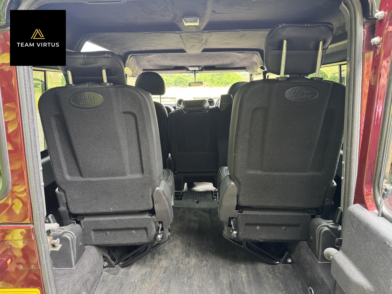 Land Rover Defender 110 2.2 TDCi XS SUV Double Cab 5dr Diesel Manual 4WD MWB Euro 5 (122 ps)