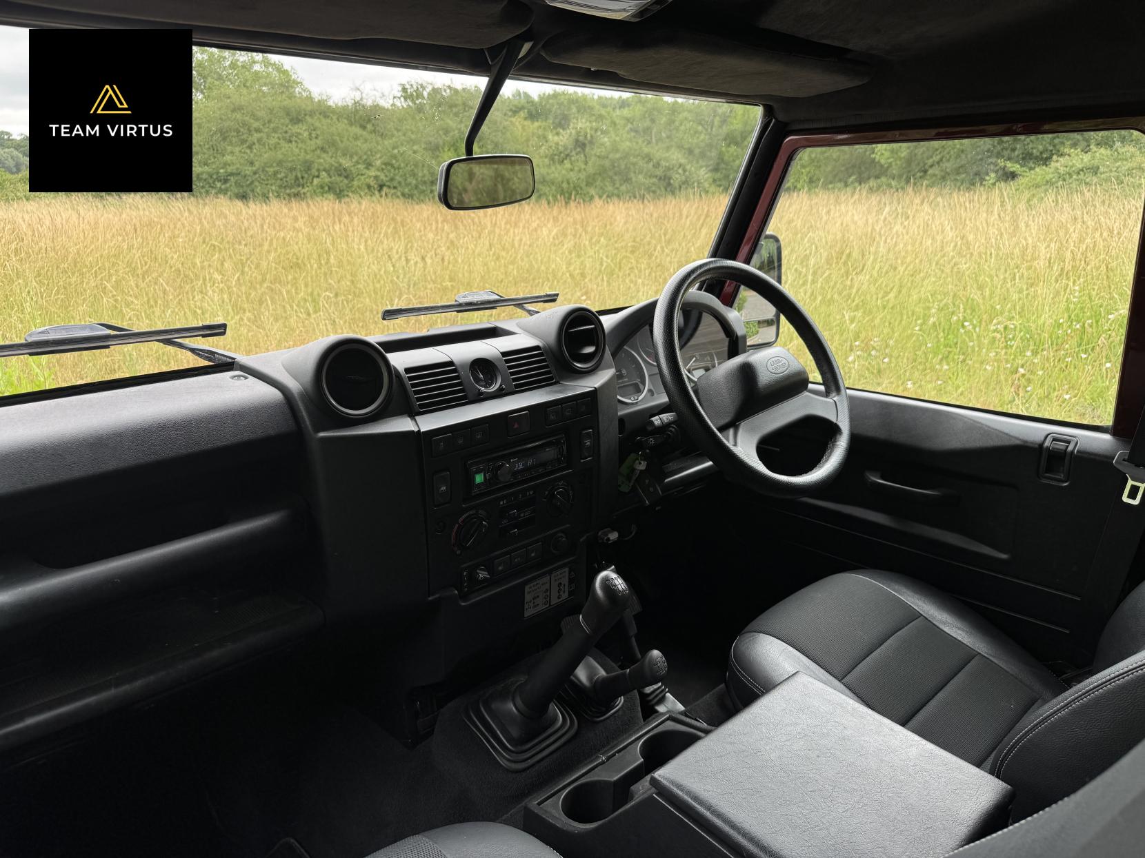 Land Rover Defender 110 2.2 TDCi XS SUV Double Cab 5dr Diesel Manual 4WD MWB Euro 5 (122 ps)