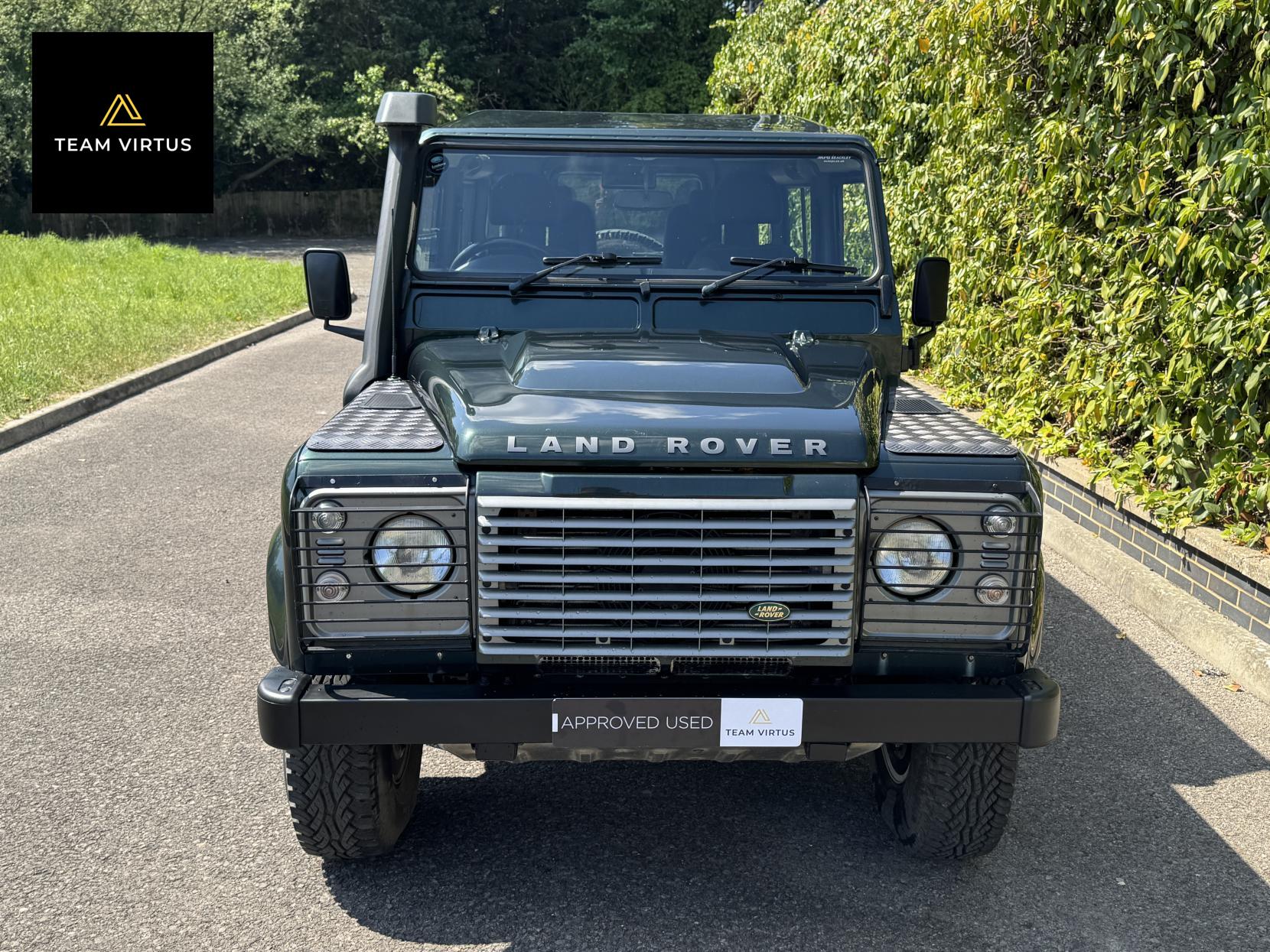 Land Rover Defender 90 2.4 TDCi XS SUV 3dr Diesel Manual 4WD SWB Euro 4 (122 bhp)