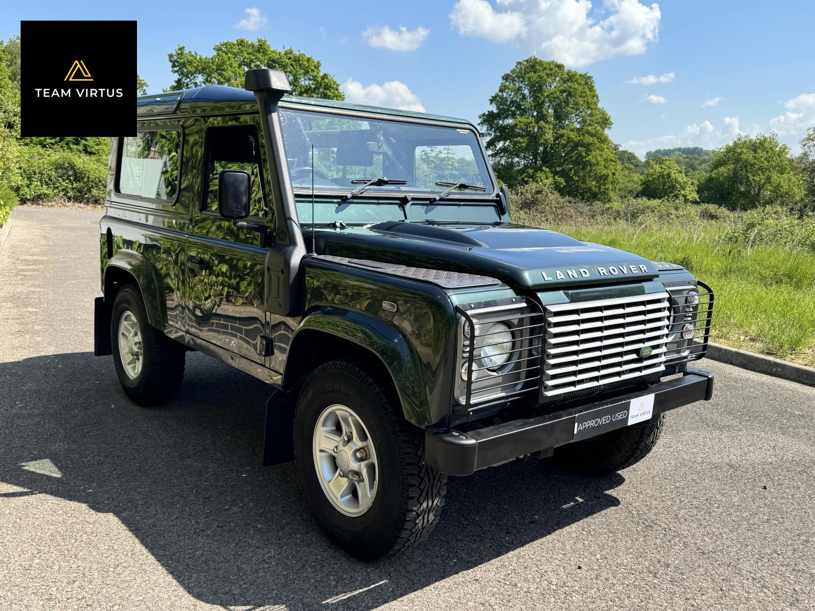 Land Rover Defender 90 2.4 TDCi XS SUV 3dr Diesel Manual 4WD SWB Euro 4 (122 bhp)