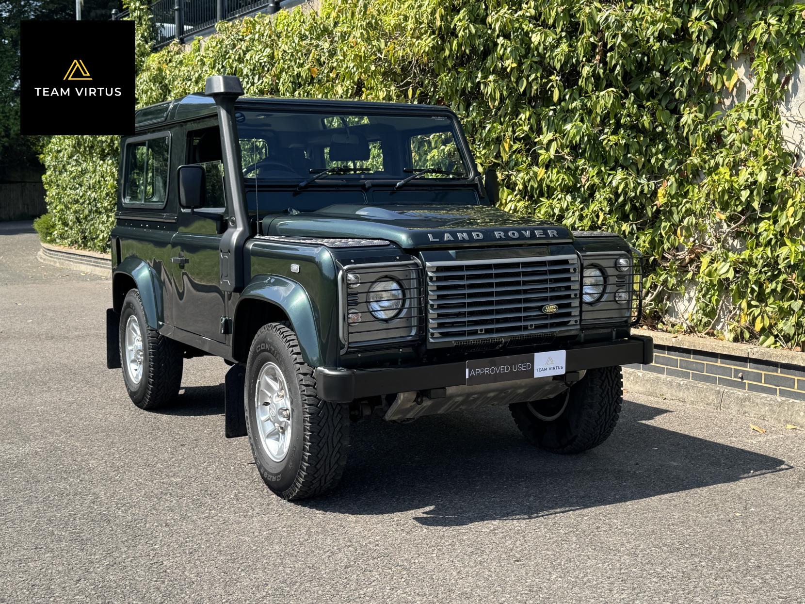 Land Rover Defender 90 2.4 TDCi XS SUV 3dr Diesel Manual 4WD SWB Euro 4 (122 bhp)