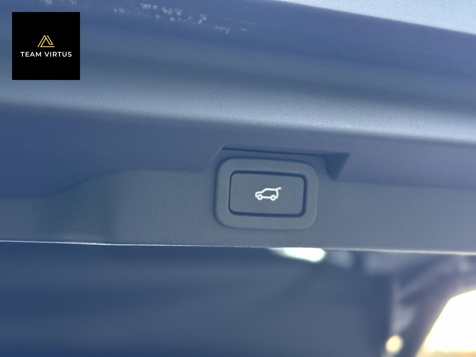 Land Rover Discovery 3.0 SD V6 HSE Luxury SUV 5dr Diesel Auto 4WD Euro 6 (s/s) (306 ps)