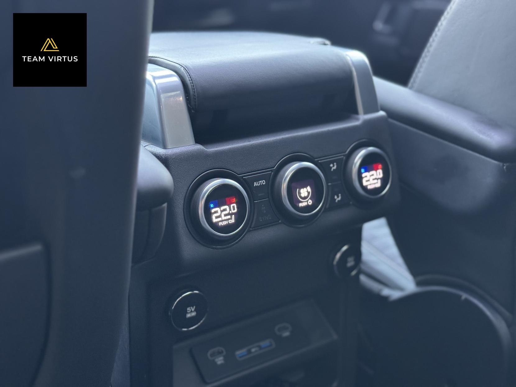 Land Rover Discovery 3.0 SD V6 HSE Luxury SUV 5dr Diesel Auto 4WD Euro 6 (s/s) (306 ps)