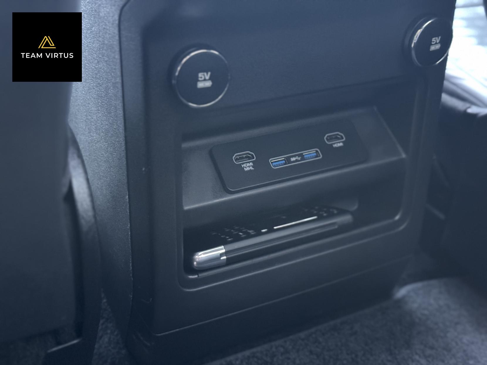 Land Rover Discovery 3.0 SD V6 HSE Luxury SUV 5dr Diesel Auto 4WD Euro 6 (s/s) (306 ps)