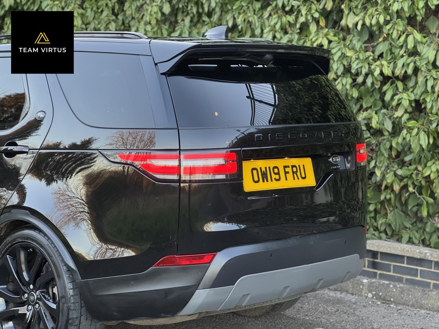 Land Rover Discovery 3.0 SD V6 HSE Luxury SUV 5dr Diesel Auto 4WD Euro 6 (s/s) (306 ps)