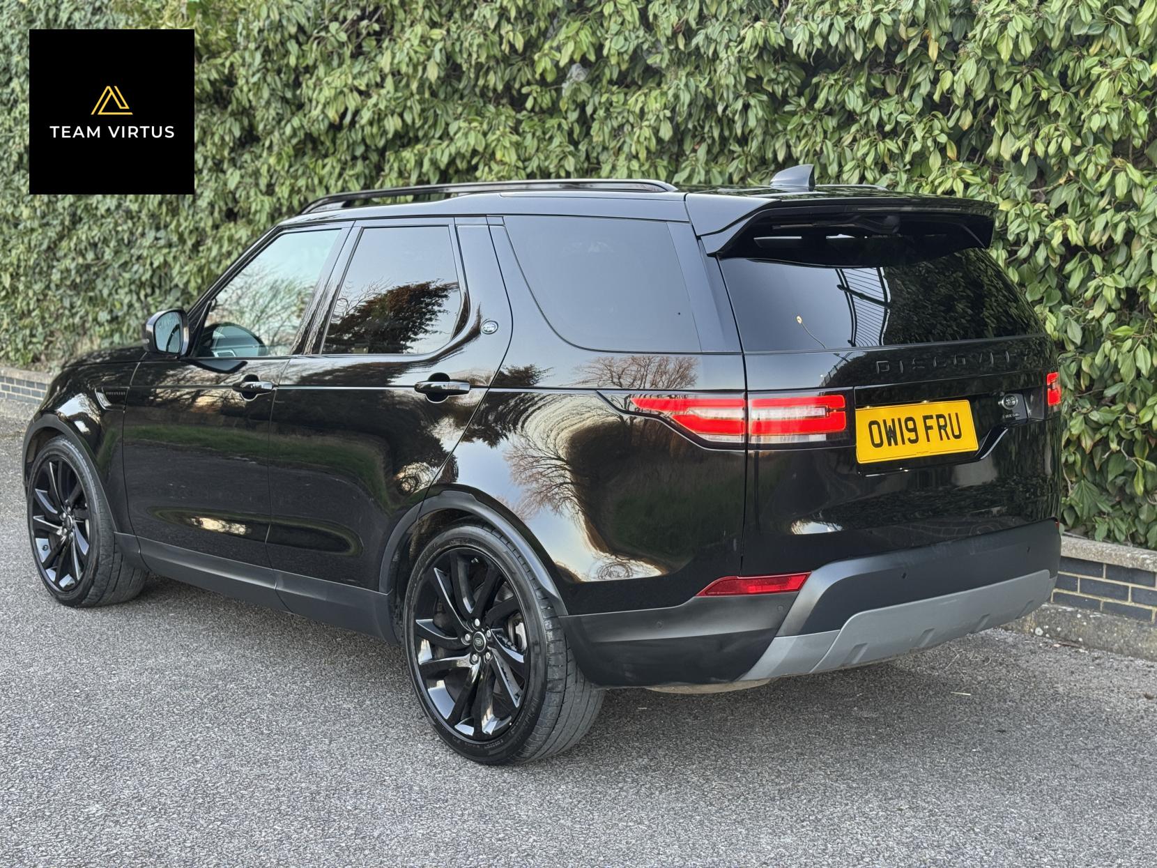 Land Rover Discovery 3.0 SD V6 HSE Luxury SUV 5dr Diesel Auto 4WD Euro 6 (s/s) (306 ps)