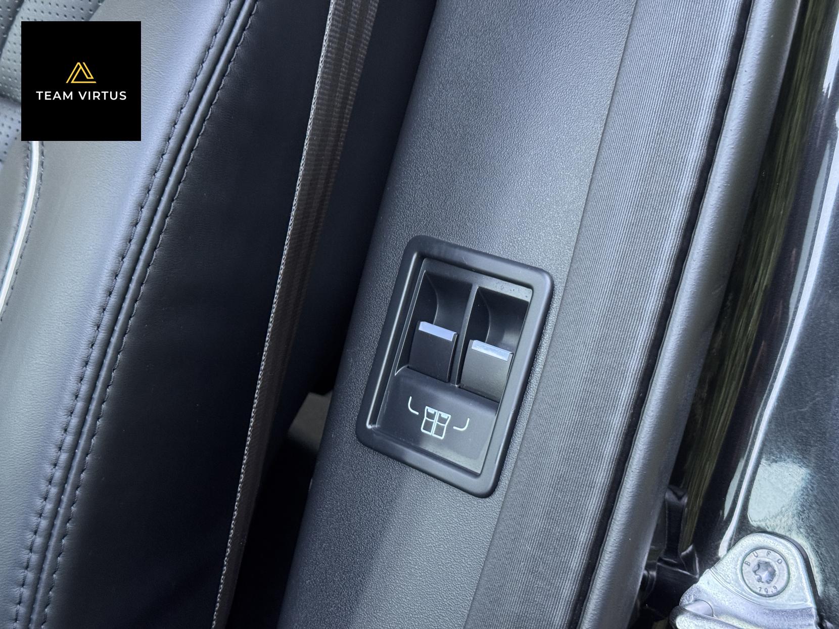 Land Rover Discovery 3.0 SD V6 HSE Luxury SUV 5dr Diesel Auto 4WD Euro 6 (s/s) (306 ps)