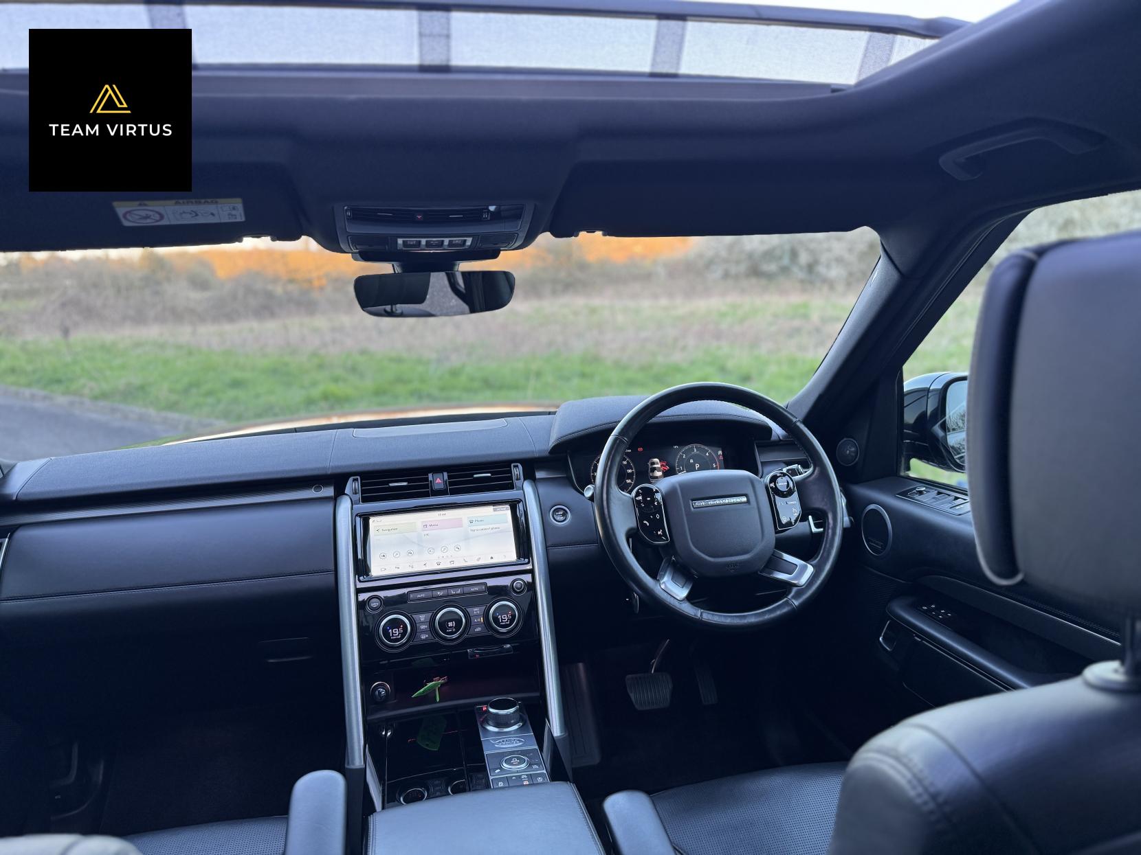 Land Rover Discovery 3.0 SD V6 HSE Luxury SUV 5dr Diesel Auto 4WD Euro 6 (s/s) (306 ps)