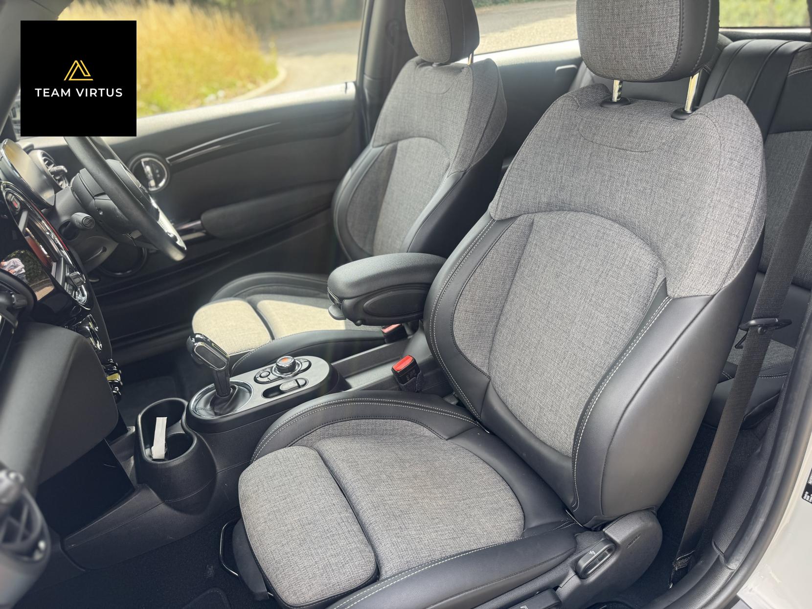MINI Electric Hatch Cooper SE 32.6kWh Level 2 Hatchback 3dr Electric Auto (184 ps)