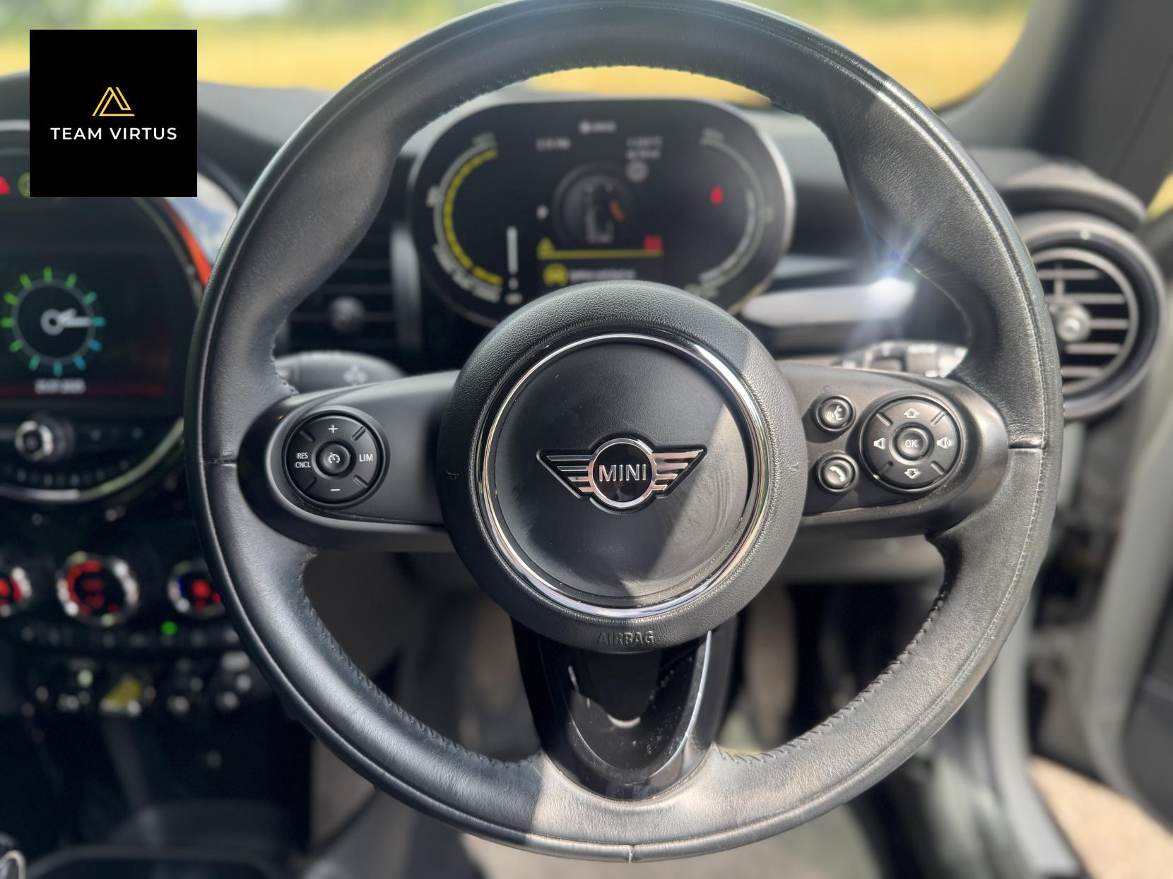 MINI Electric Hatch Cooper SE 32.6kWh Level 2 Hatchback 3dr Electric Auto (184 ps)