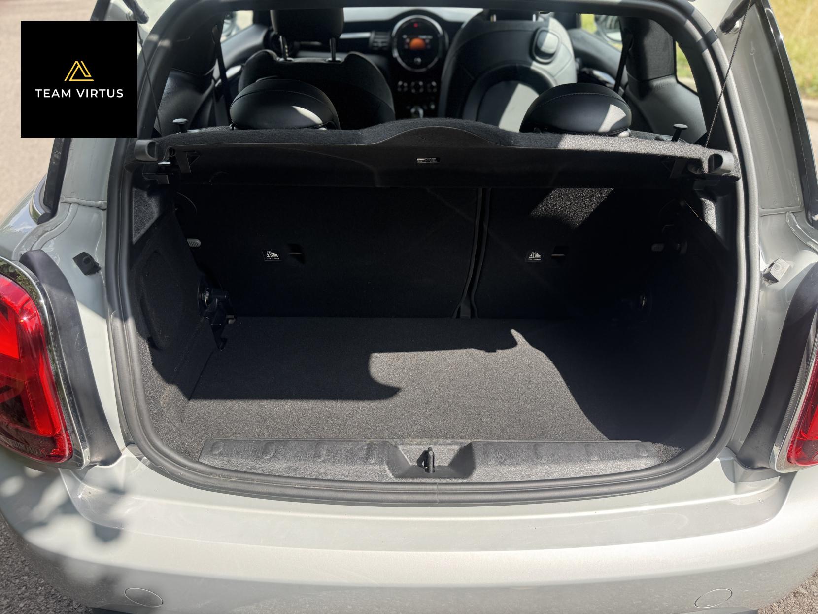 MINI Electric Hatch Cooper SE 32.6kWh Level 2 Hatchback 3dr Electric Auto (184 ps)