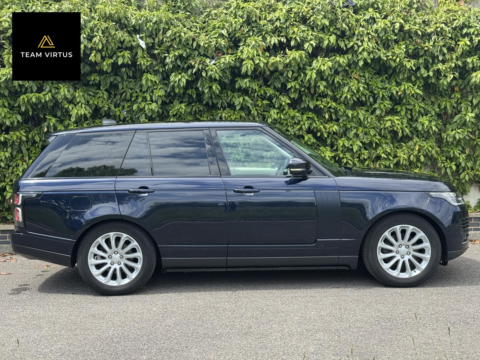 Land Rover Range Rover 3.0 SD V6 Vogue SUV 5dr Diesel Auto 4WD Euro 6 (s/s) (275 ps)