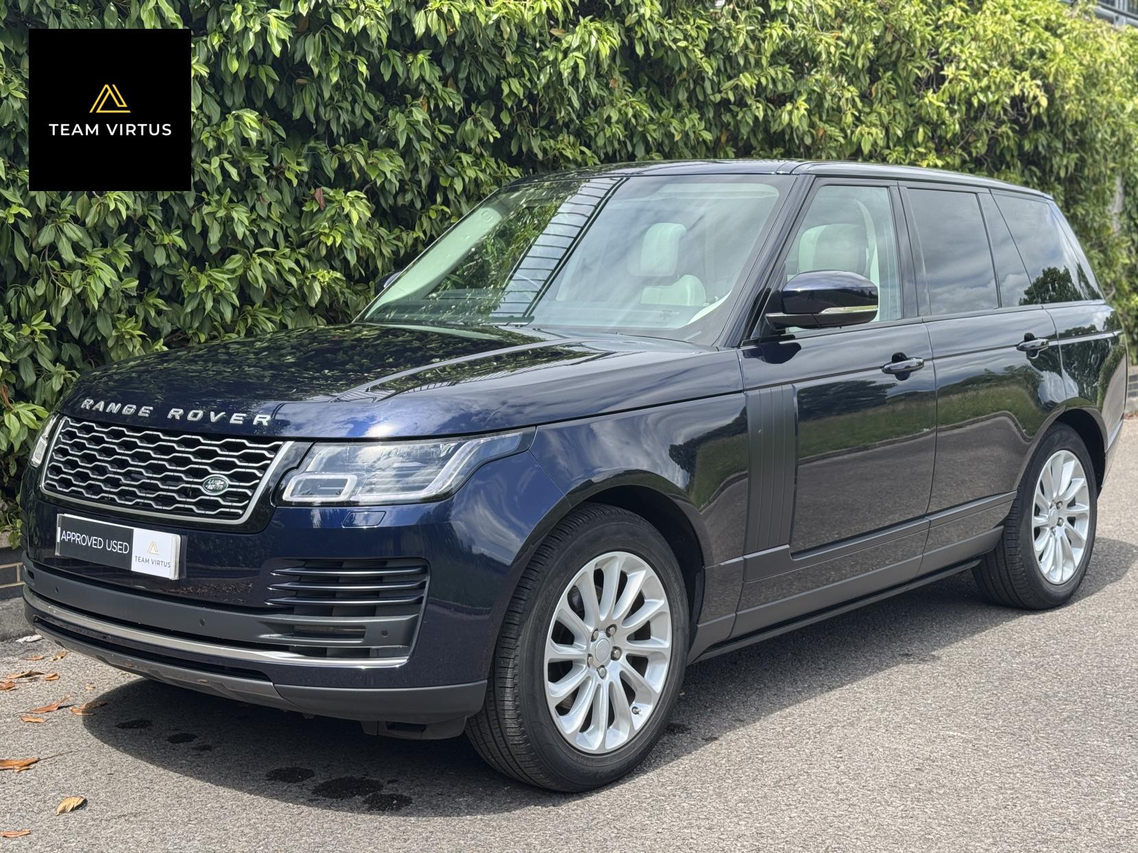 Land Rover Range Rover 3.0 SD V6 Vogue SUV 5dr Diesel Auto 4WD Euro 6 (s/s) (275 ps)
