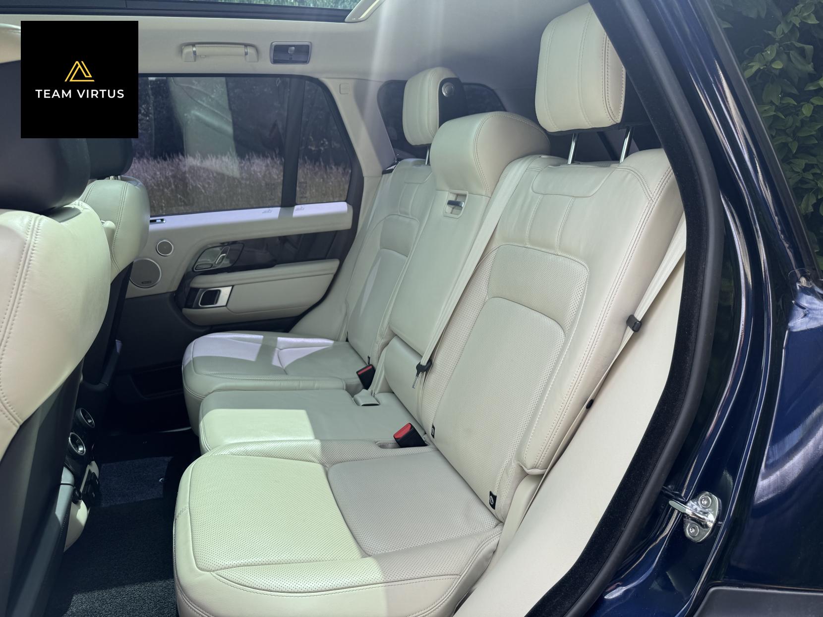 Land Rover Range Rover 3.0 SD V6 Vogue SUV 5dr Diesel Auto 4WD Euro 6 (s/s) (275 ps)