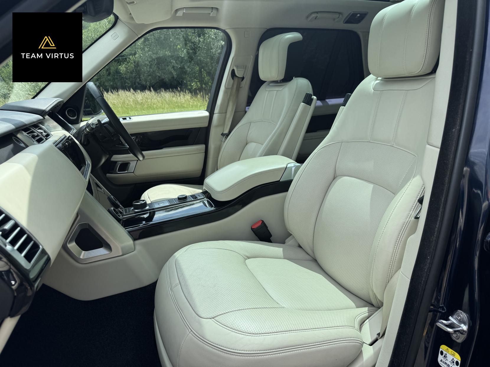 Land Rover Range Rover 3.0 SD V6 Vogue SUV 5dr Diesel Auto 4WD Euro 6 (s/s) (275 ps)