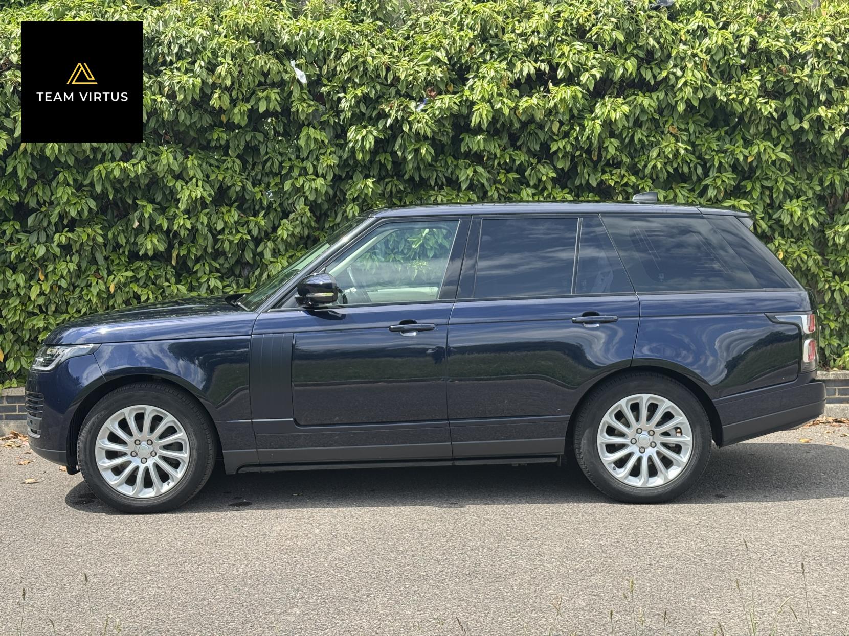 Land Rover Range Rover 3.0 SD V6 Vogue SUV 5dr Diesel Auto 4WD Euro 6 (s/s) (275 ps)