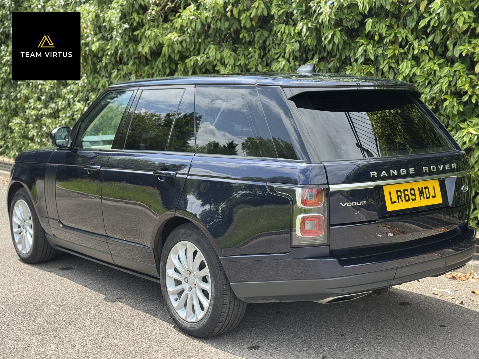 Land Rover Range Rover 3.0 SD V6 Vogue SUV 5dr Diesel Auto 4WD Euro 6 (s/s) (275 ps)