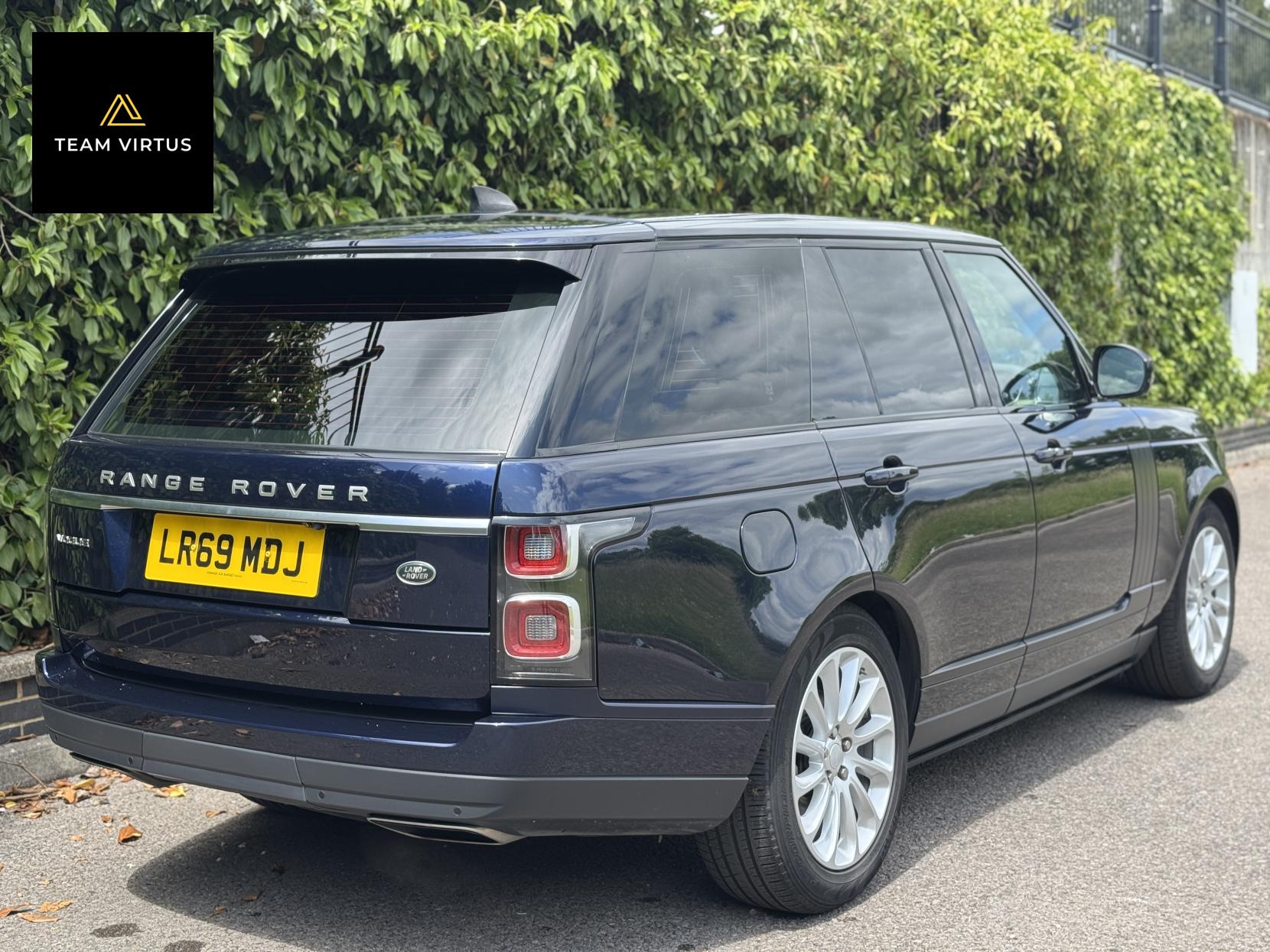 Land Rover Range Rover 3.0 SD V6 Vogue SUV 5dr Diesel Auto 4WD Euro 6 (s/s) (275 ps)