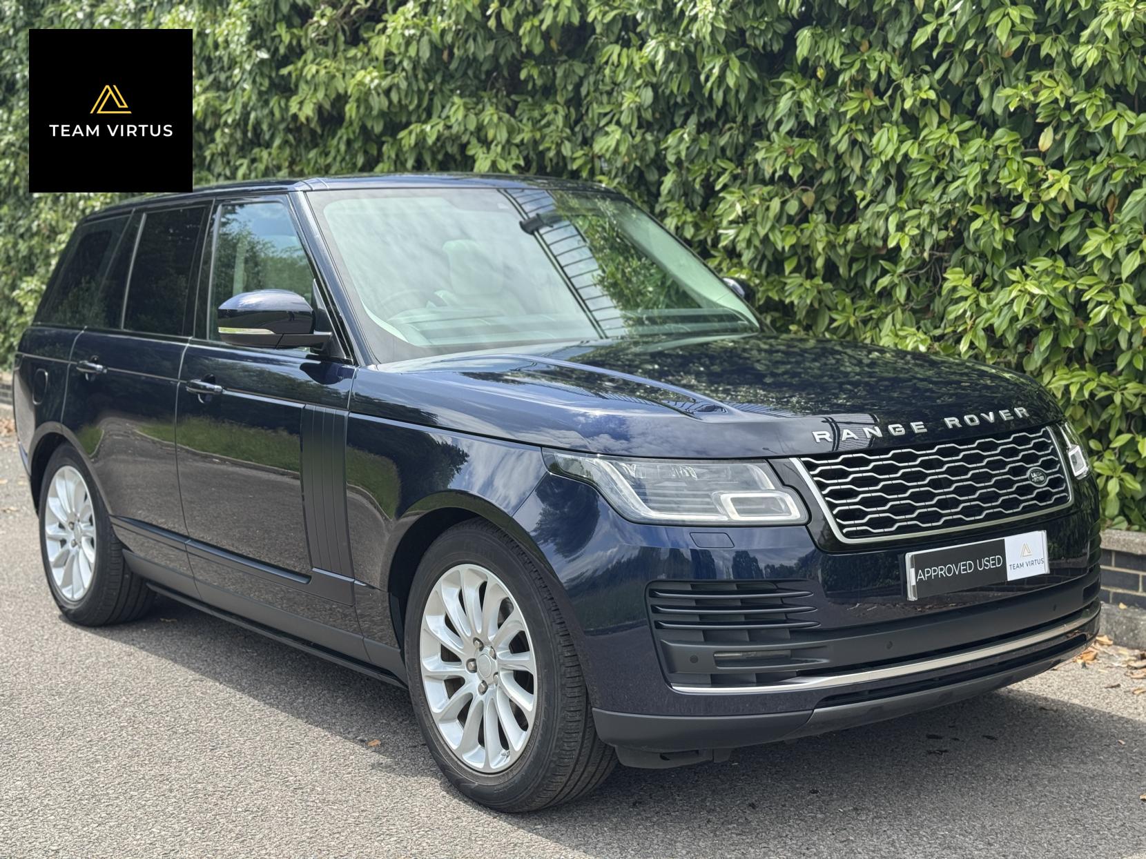 Land Rover Range Rover 3.0 SD V6 Vogue SUV 5dr Diesel Auto 4WD Euro 6 (s/s) (275 ps)