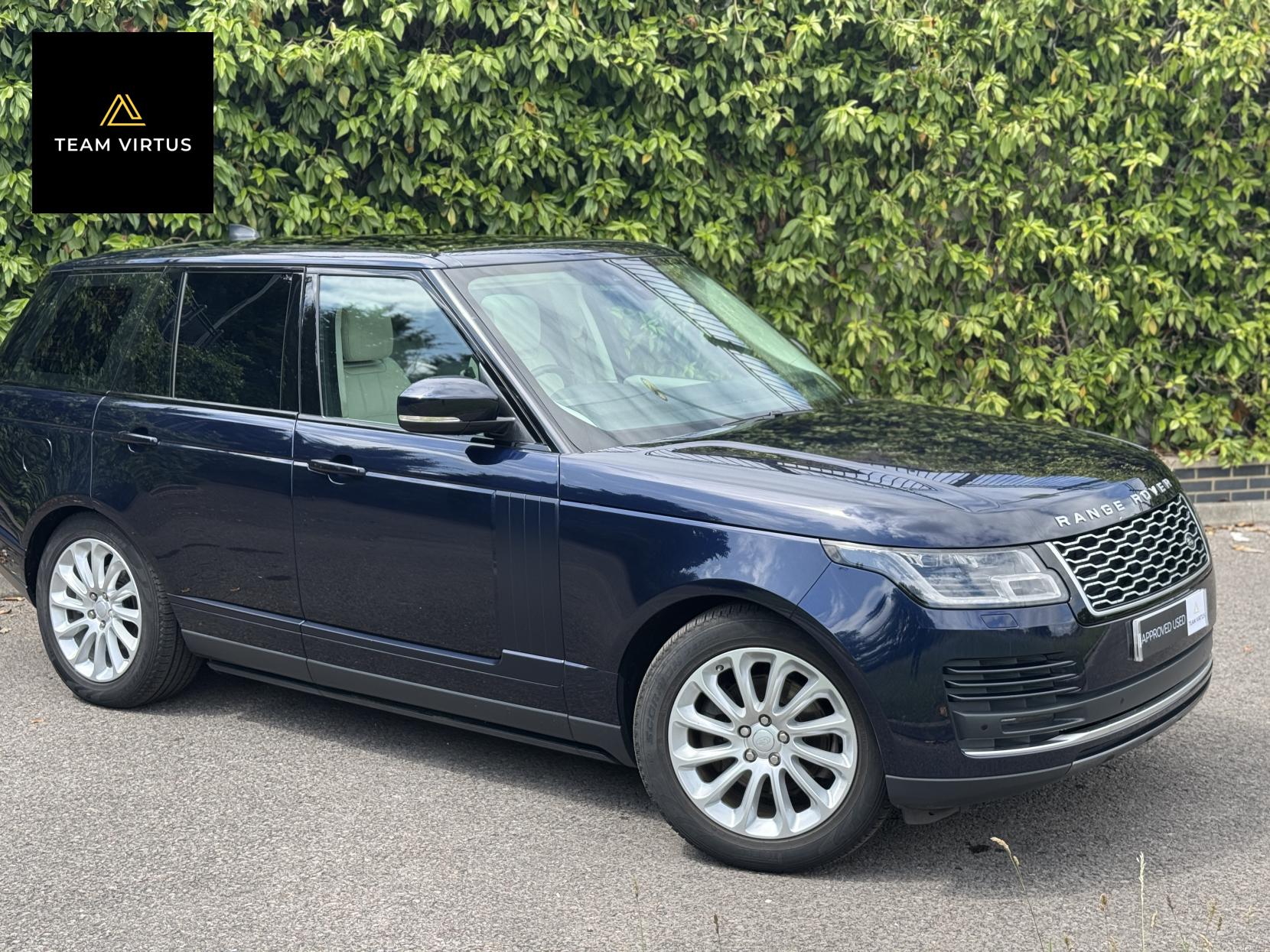 Land Rover Range Rover 3.0 SD V6 Vogue SUV 5dr Diesel Auto 4WD Euro 6 (s/s) (275 ps)