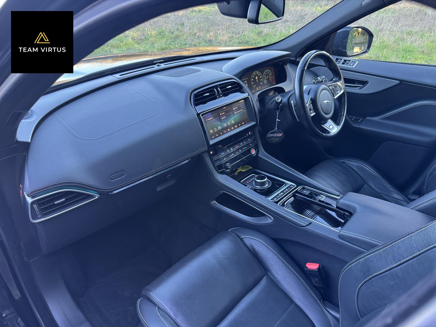 Jaguar F-PACE 3.0 V6 S SUV 5dr Petrol Auto AWD Euro 6 (s/s) (380 ps)