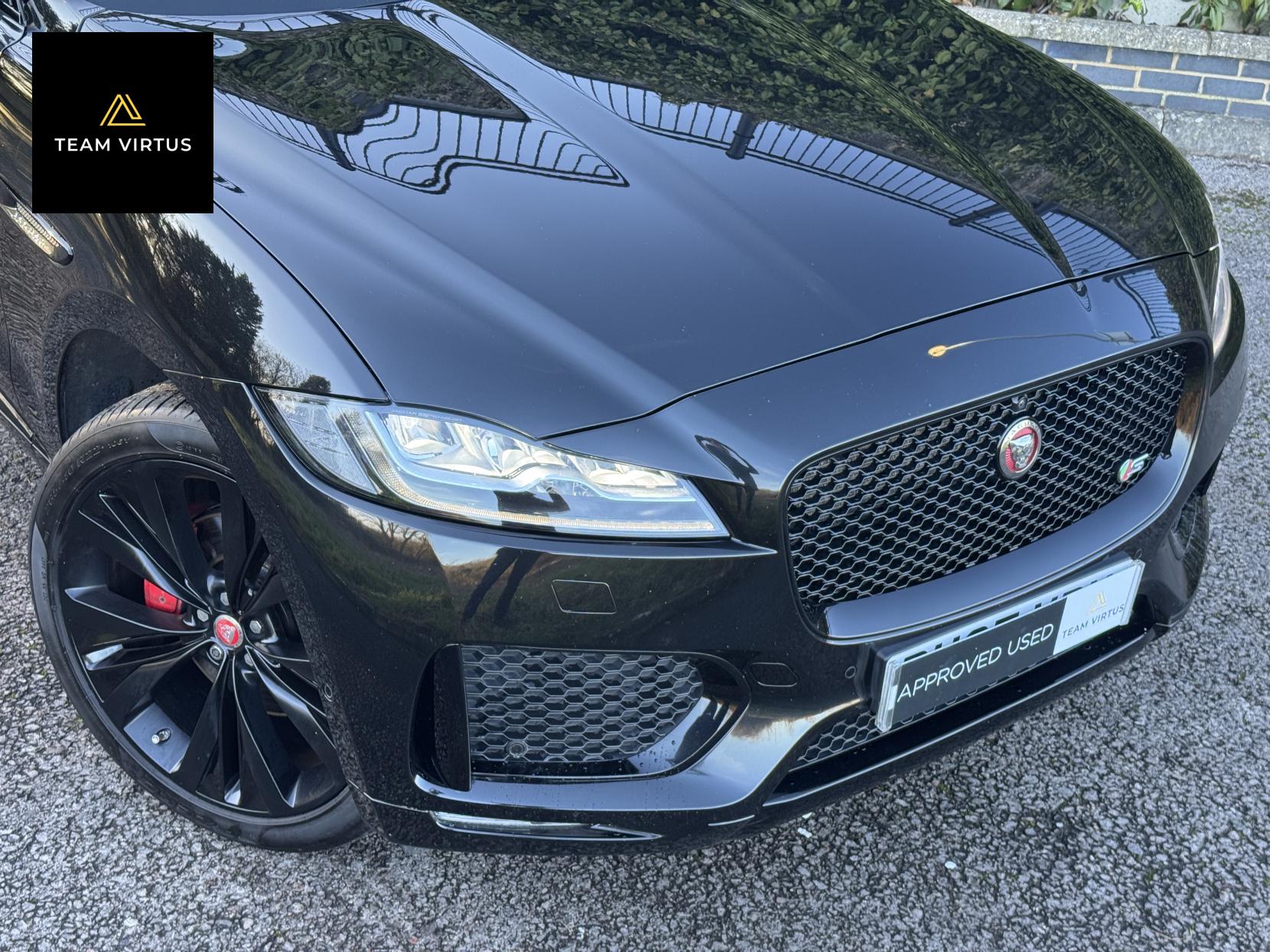 Jaguar F-PACE 3.0 V6 S SUV 5dr Petrol Auto AWD Euro 6 (s/s) (380 ps)