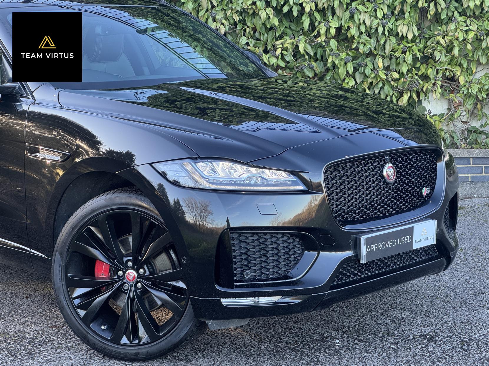 Jaguar F-PACE 3.0 V6 S SUV 5dr Petrol Auto AWD Euro 6 (s/s) (380 ps)