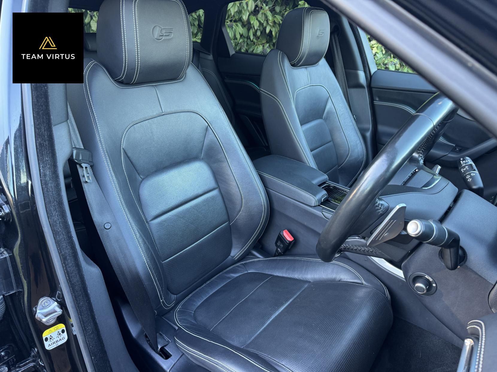 Jaguar F-PACE 3.0 V6 S SUV 5dr Petrol Auto AWD Euro 6 (s/s) (380 ps)