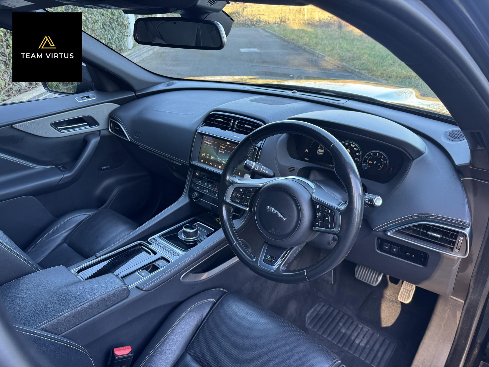 Jaguar F-PACE 3.0 V6 S SUV 5dr Petrol Auto AWD Euro 6 (s/s) (380 ps)