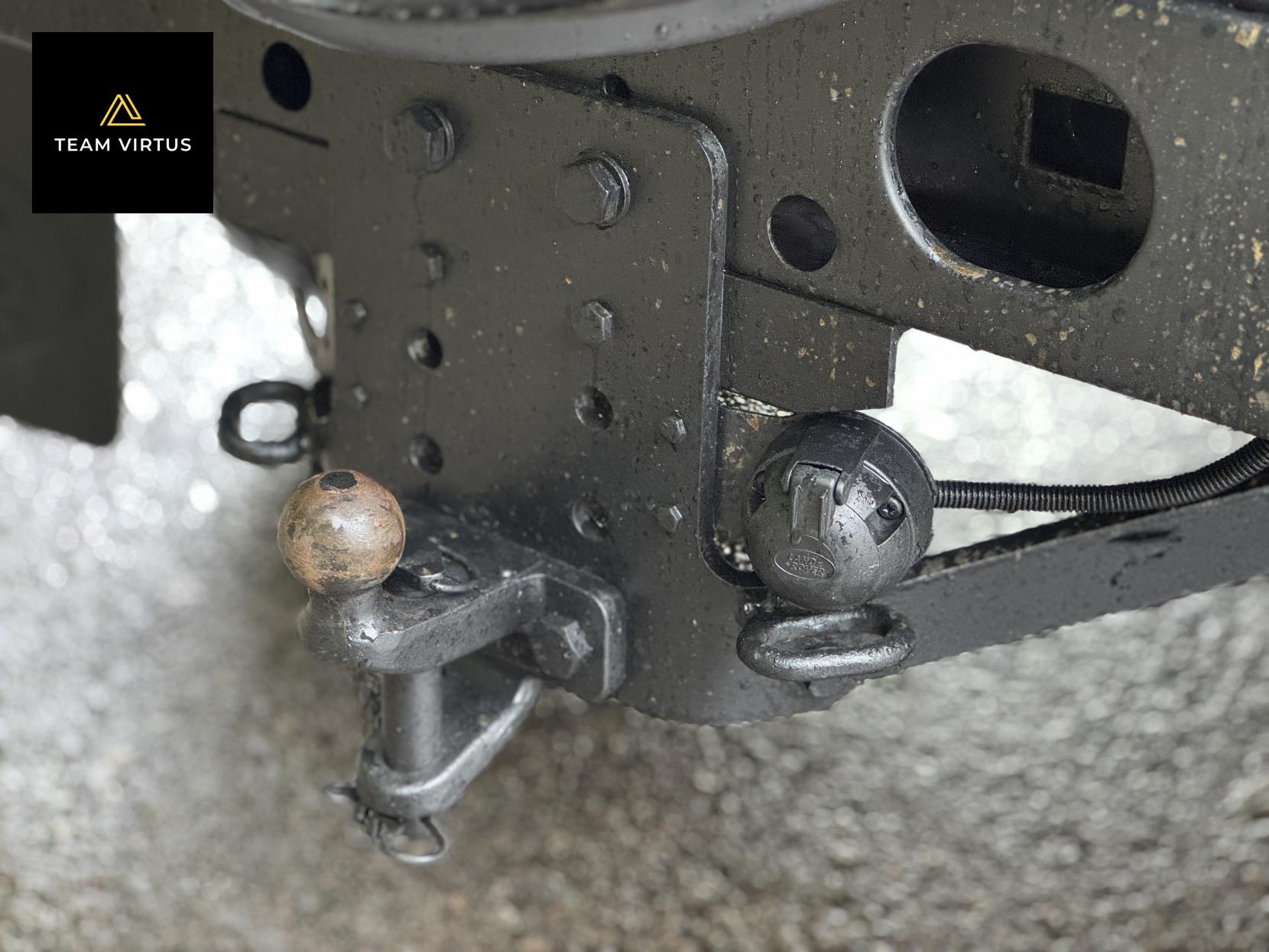 Land Rover Defender 110 2.4 TDCi XS Station Wagon 5dr Diesel Manual 4WD MWB Euro 4 (122 bhp)