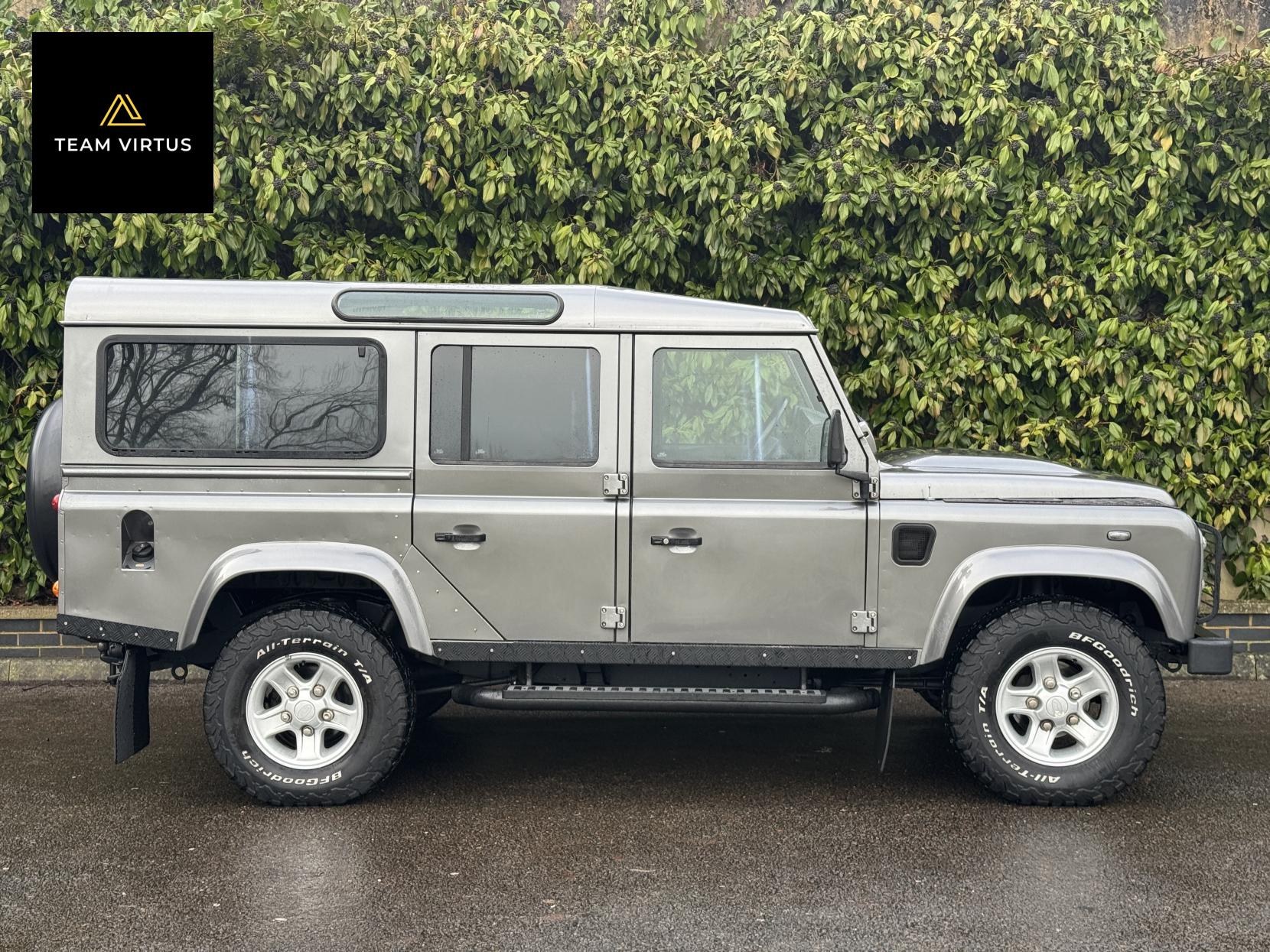 Land Rover Defender 110 2.4 TDCi XS Station Wagon 5dr Diesel Manual 4WD MWB Euro 4 (122 bhp)