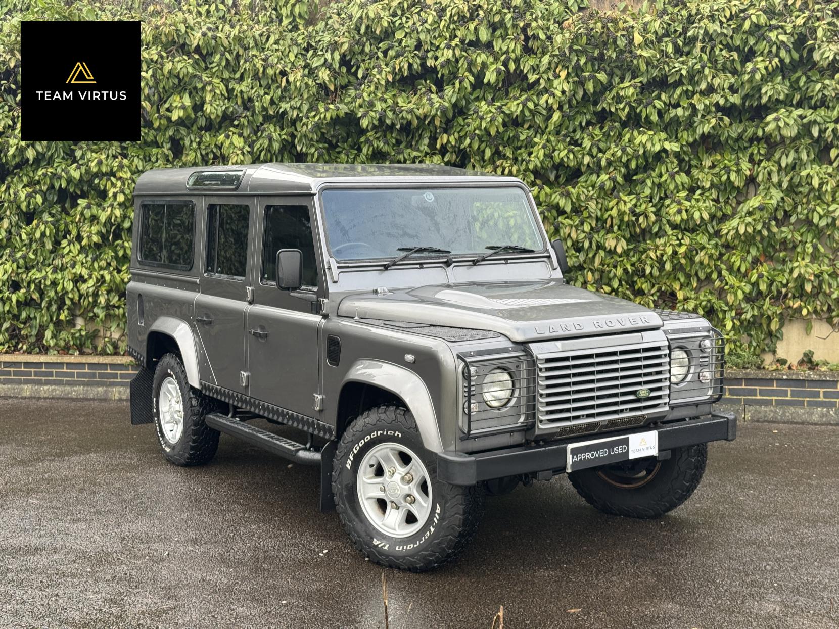 Land Rover Defender 110 2.4 TDCi XS Station Wagon 5dr Diesel Manual 4WD MWB Euro 4 (122 bhp)