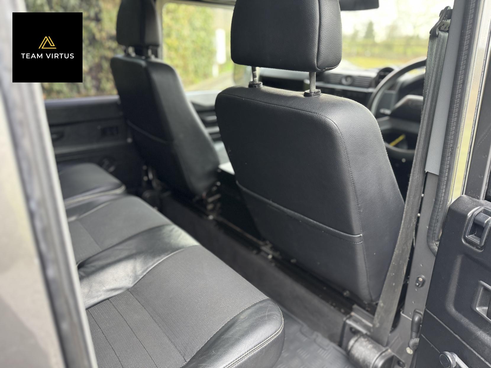 Land Rover Defender 110 2.4 TDCi XS Station Wagon 5dr Diesel Manual 4WD MWB Euro 4 (122 bhp)