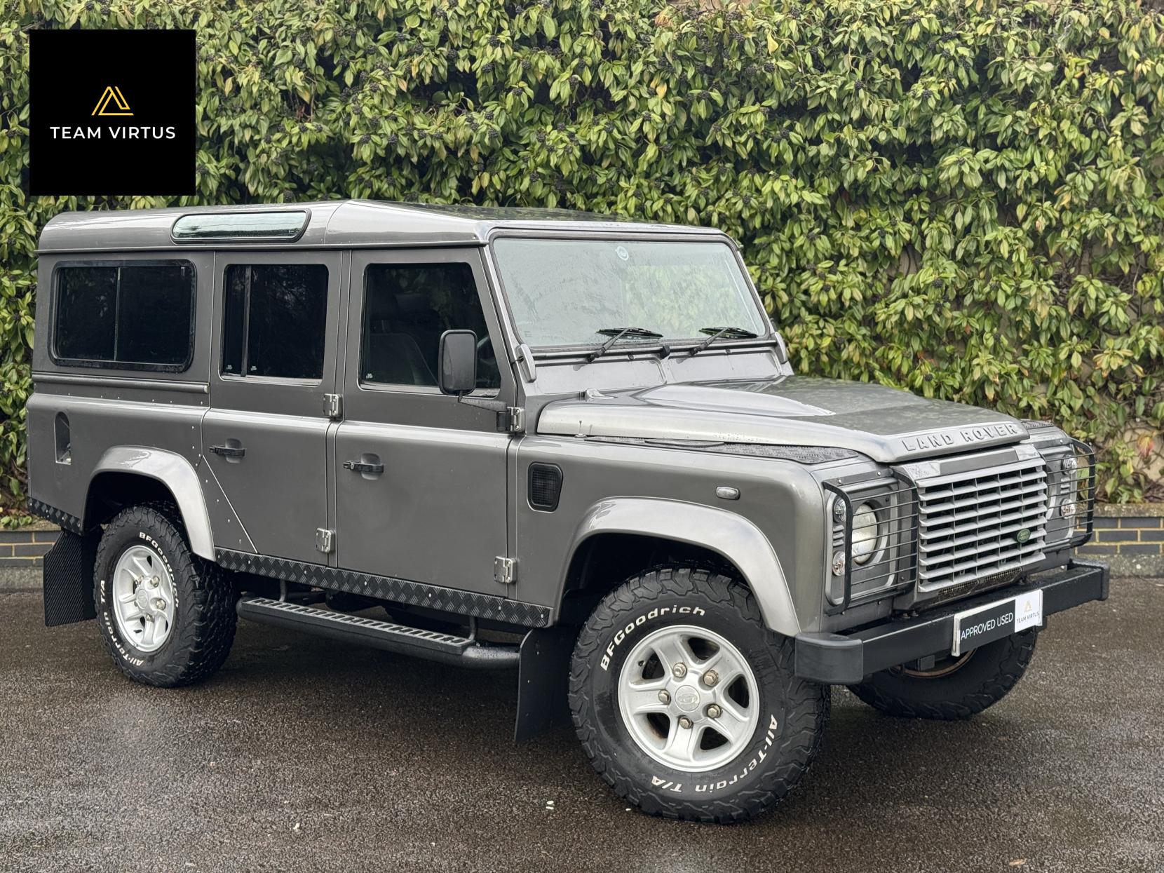 Land Rover Defender 110 2.4 TDCi XS Station Wagon 5dr Diesel Manual 4WD MWB Euro 4 (122 bhp)