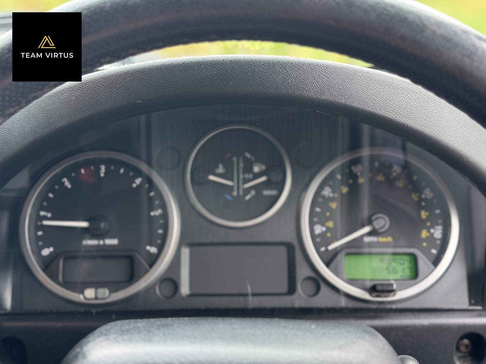 Land Rover Defender 110 2.4 TDCi XS Station Wagon 5dr Diesel Manual 4WD MWB Euro 4 (122 bhp)