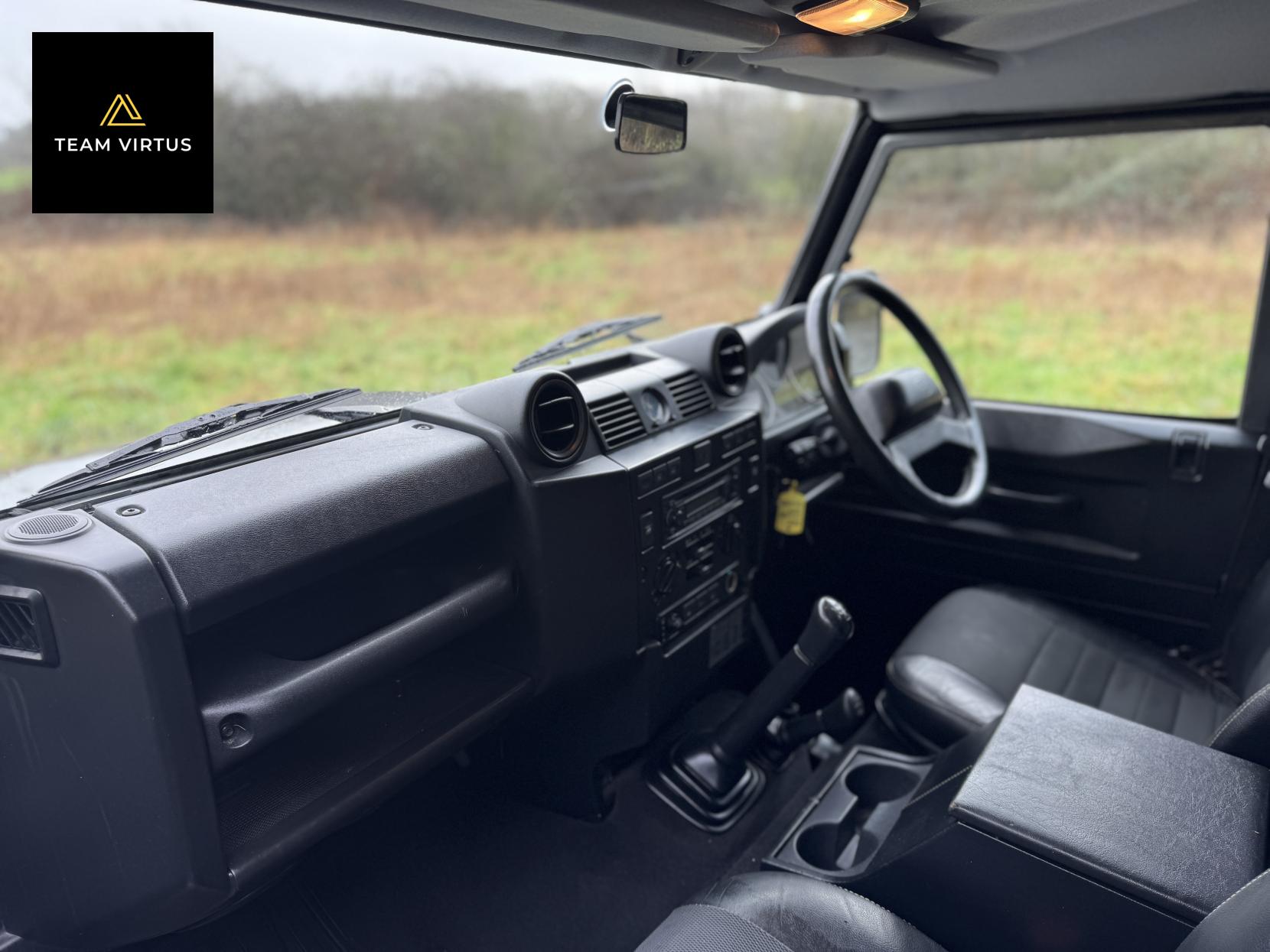 Land Rover Defender 110 2.4 TDCi XS Station Wagon 5dr Diesel Manual 4WD MWB Euro 4 (122 bhp)