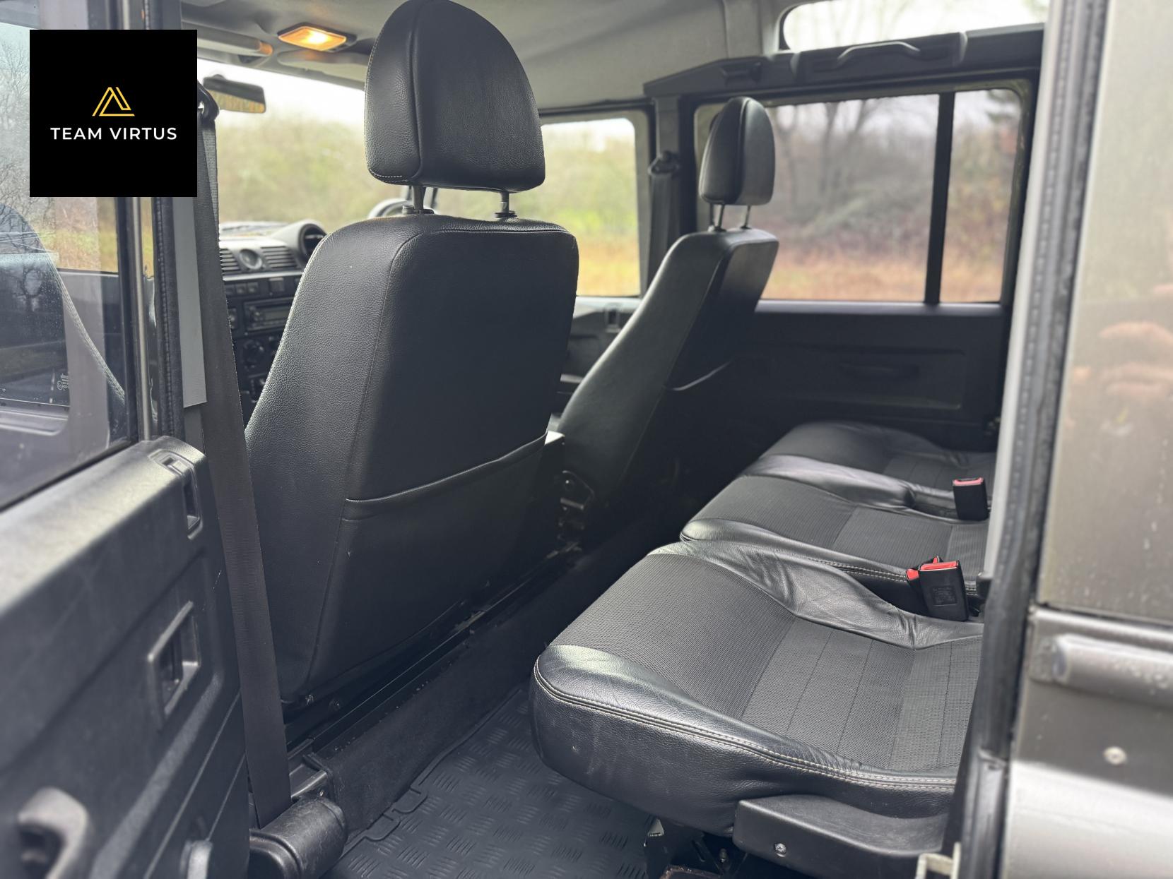 Land Rover Defender 110 2.4 TDCi XS Station Wagon 5dr Diesel Manual 4WD MWB Euro 4 (122 bhp)