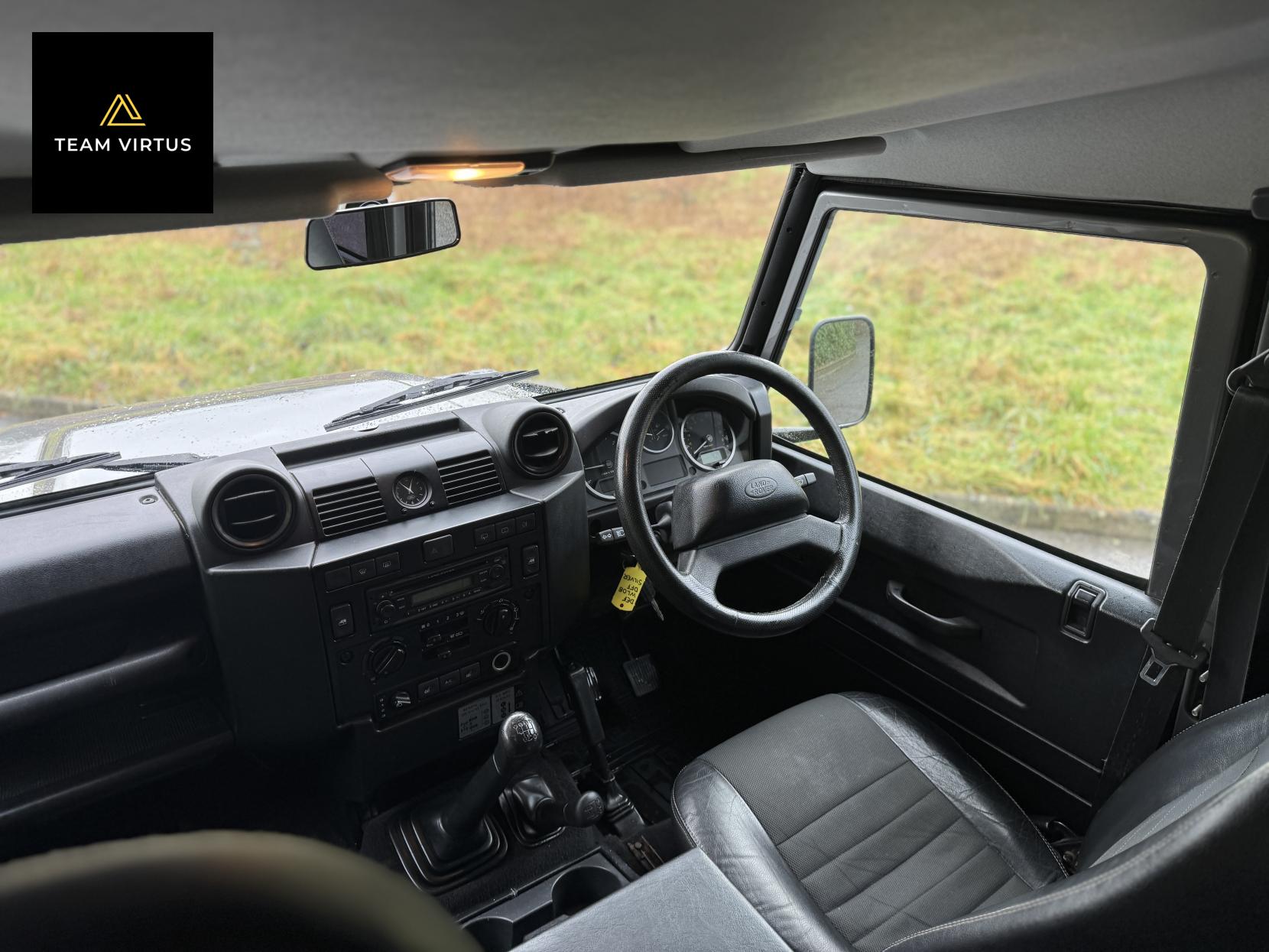 Land Rover Defender 110 2.4 TDCi XS Station Wagon 5dr Diesel Manual 4WD MWB Euro 4 (122 bhp)